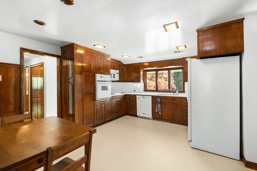 18 Great Pond Road Wenham, MA 01984 - Photo 23 of 35 Gallery Image 23