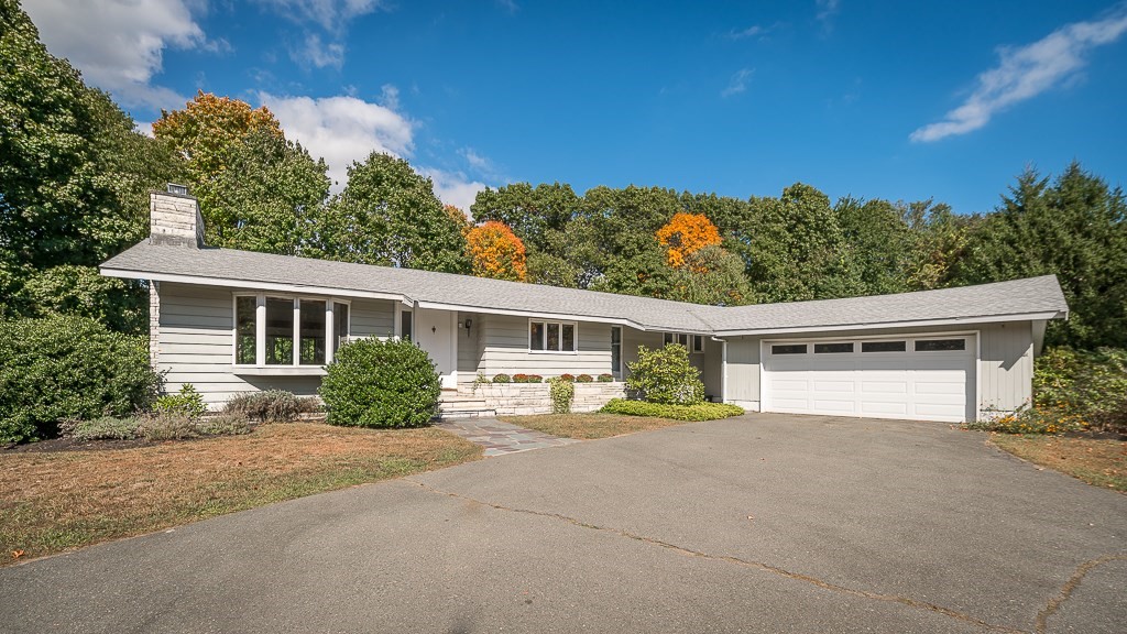 18 Great Pond Road Wenham, MA 01984 - Photo 4 of 35 Gallery Image 4