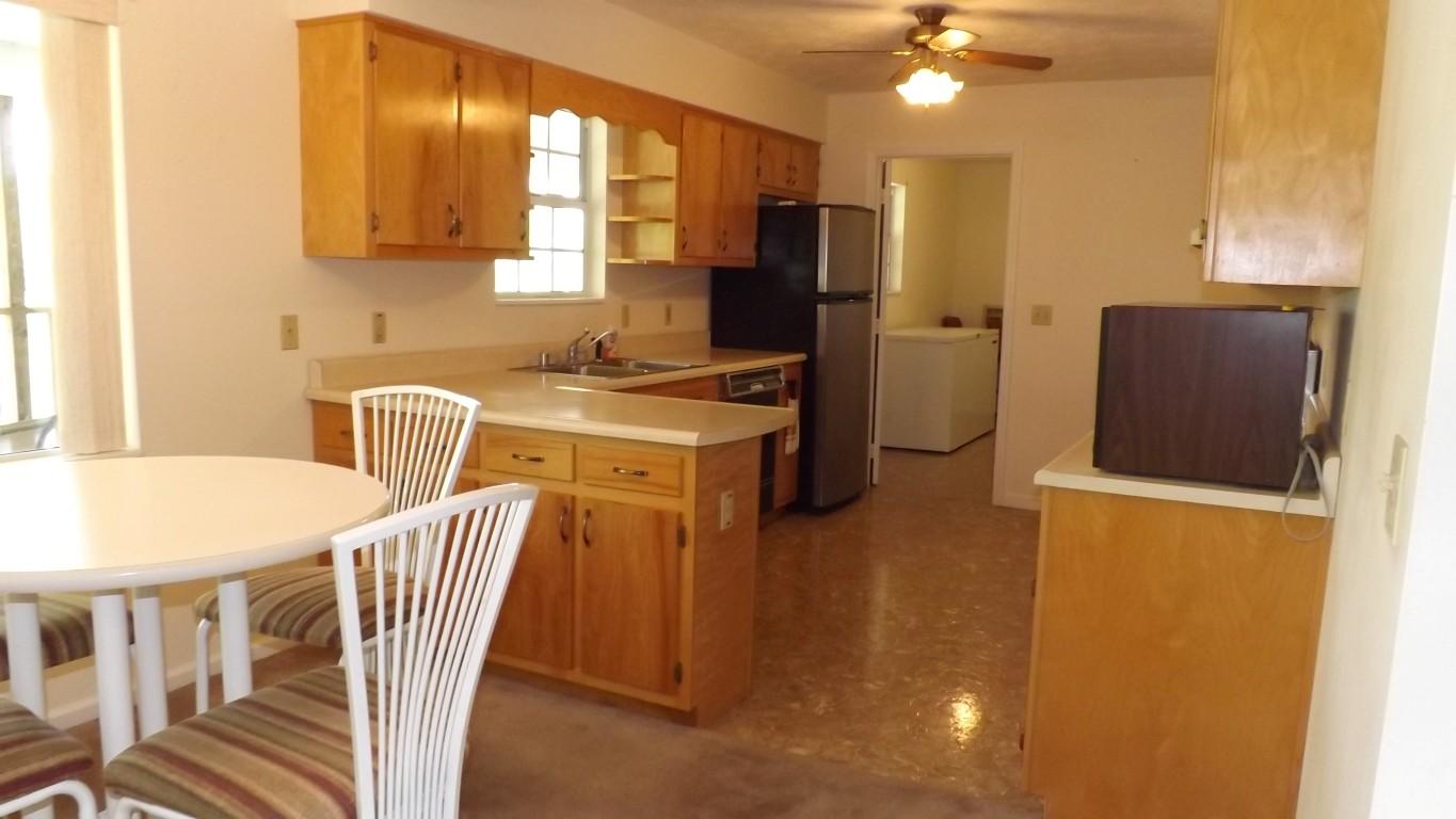 969 Ewing Road, Unit 14 Spring City, TN 37381 - Photo 6 of 27 breakfast into kitchen