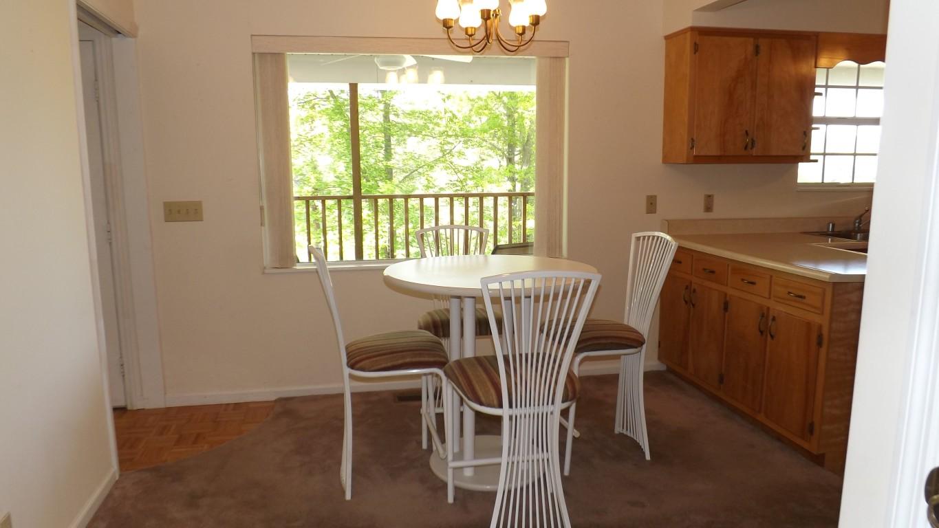 969 Ewing Road, Unit 14 Spring City, TN 37381 - Photo 7 of 27 breakfast area off kitchen