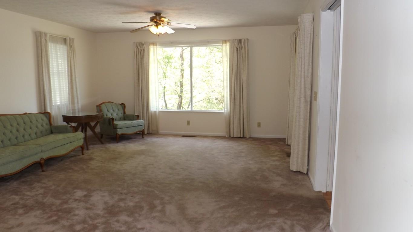 969 Ewing Road, Unit 14 Spring City, TN 37381 - Photo 9 of 27 living area from dining area