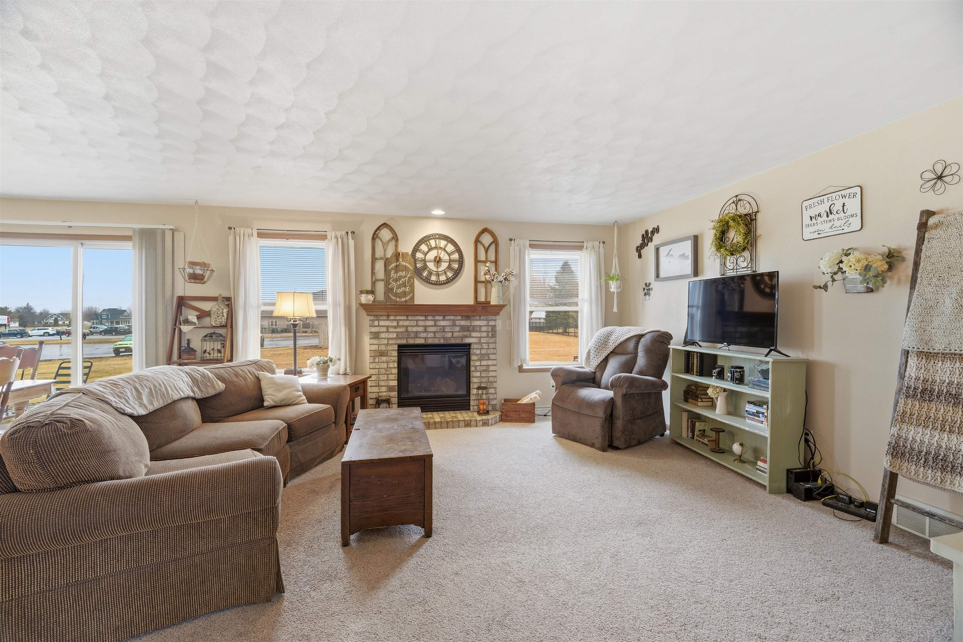 N9678 Hopfensperger Road Appleton, WI 54915 - Photo 3 of 22