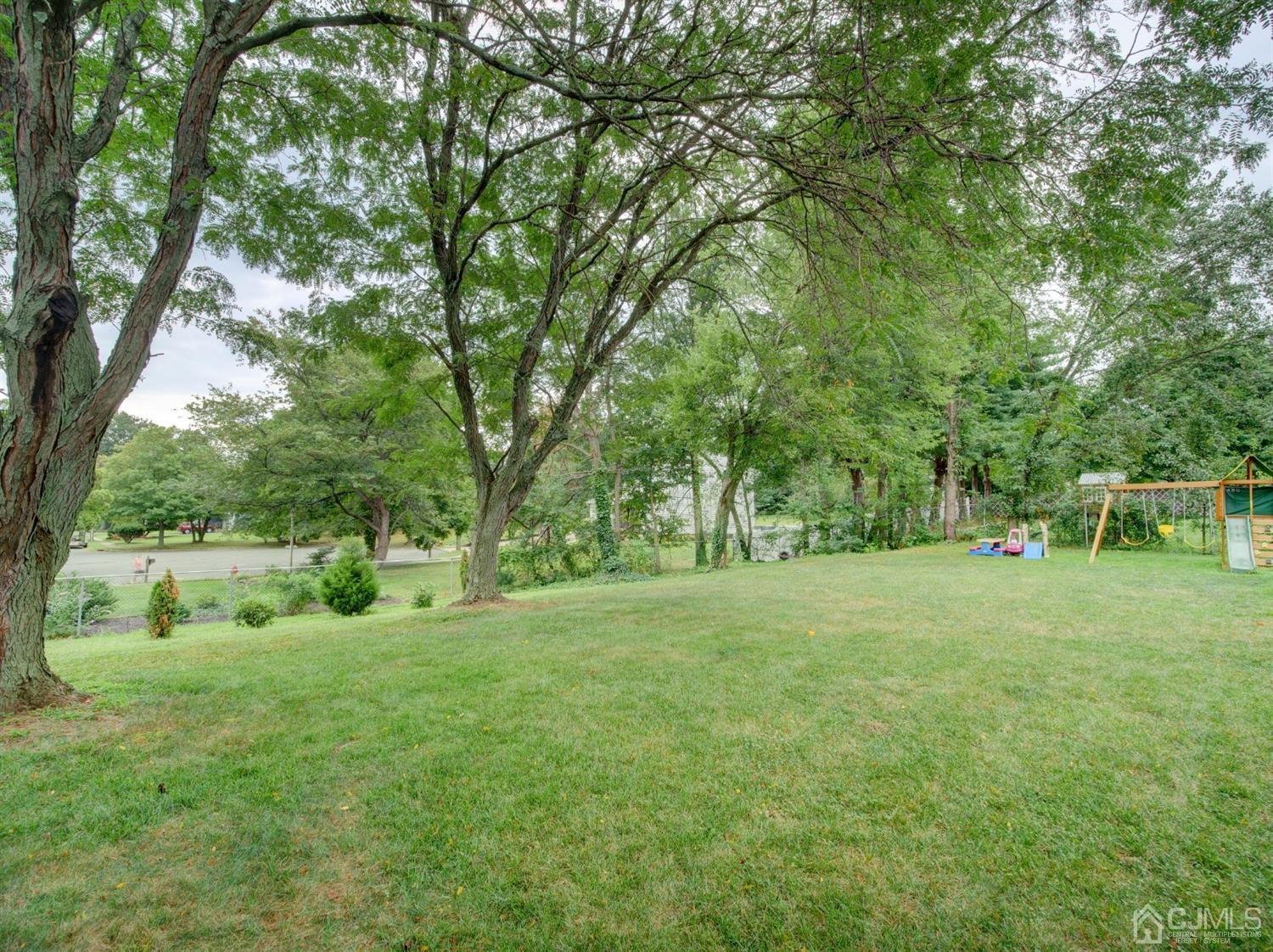 17 Churchill Road East Brunswick, NJ 08816 - Photo 4 of 23 Gallery Image 4