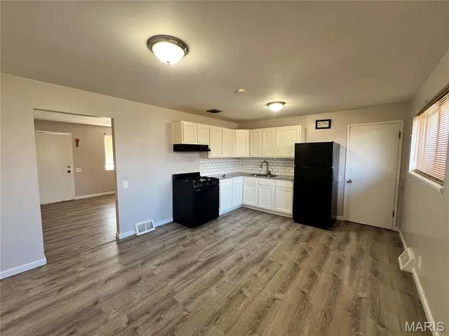 $1,325 | 1805 Nashua Drive, St. Louis, MO 63136