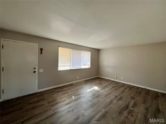 $1,325 | 1805 Nashua Drive, St. Louis, MO 63136