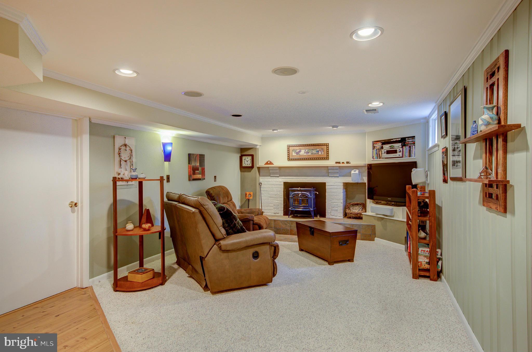 7001 Raleigh Road Annandale, VA 22003 - Photo 20 of 27 Family Room