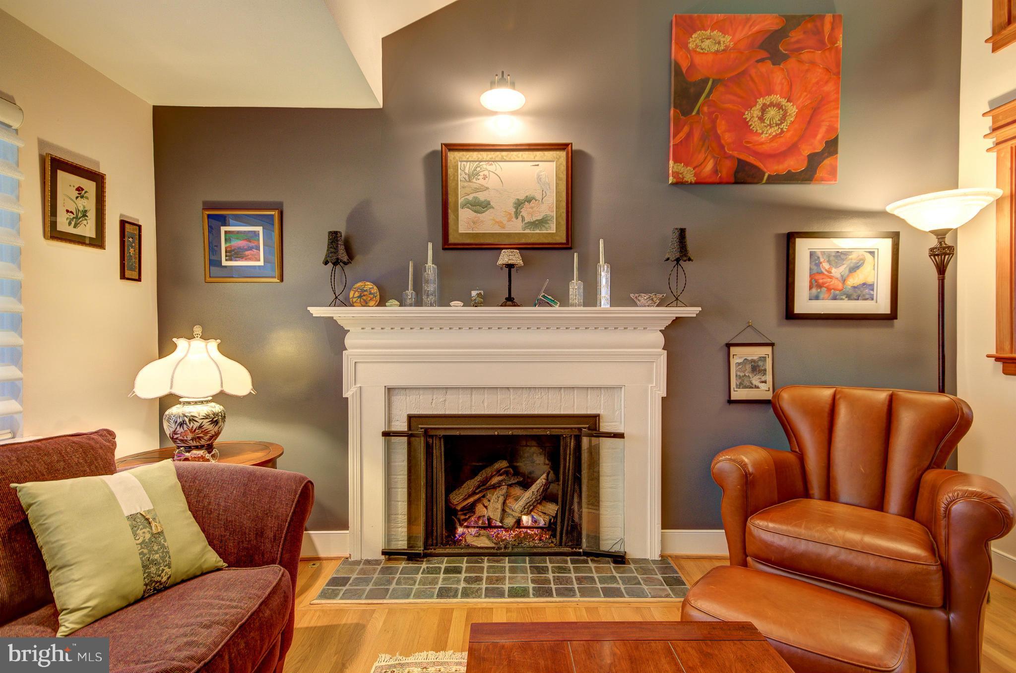 7001 Raleigh Road Annandale, VA 22003 - Photo 7 of 27 Living Room