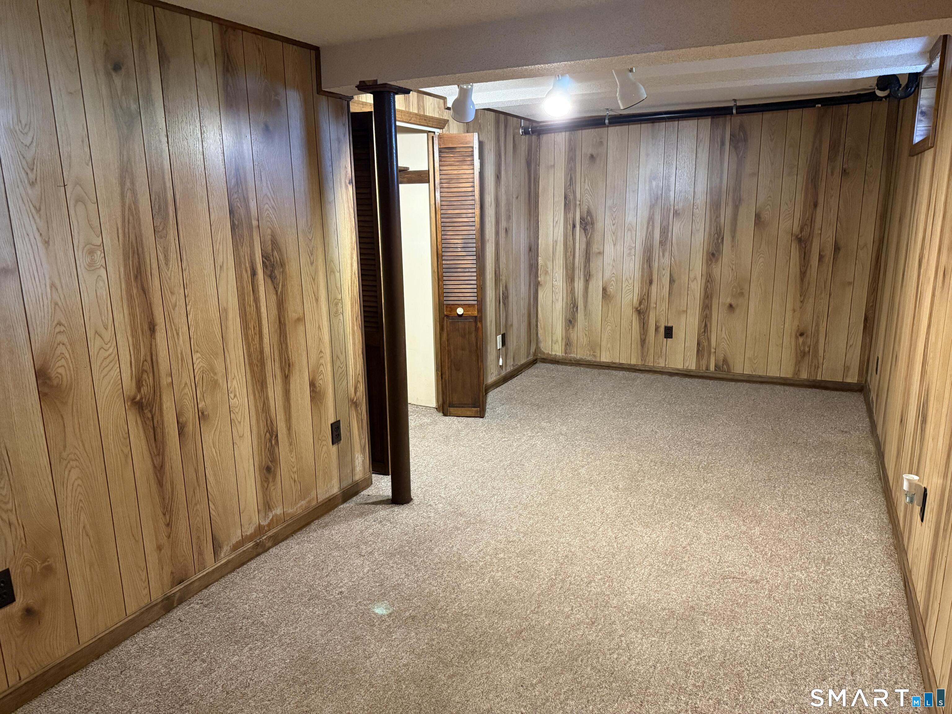 34 Wakeley Road Newington, CT 06111 - Photo 29 of 36