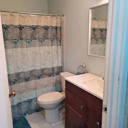 $1,350 | 2800 Hamline Avenue North, Unit 250, Roseville, MN 55113