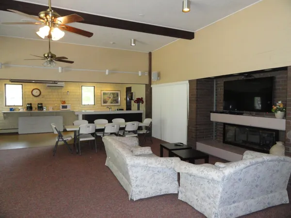 $1,350 | 2800 Hamline Avenue North, Unit 250, Roseville, MN 55113