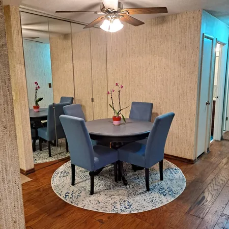 $1,350 | 2800 Hamline Avenue North, Unit 250, Roseville, MN 55113