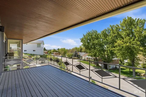 $1,089,000 | 2008 South Travertine Way, Boise, ID 83712
