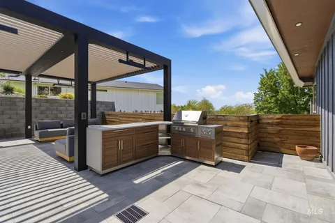 $1,089,000 | 2008 South Travertine Way, Boise, ID 83712