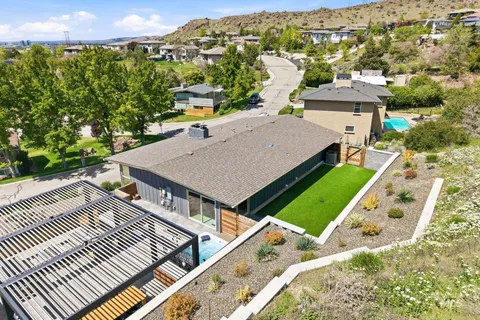 $1,089,000 | 2008 South Travertine Way, Boise, ID 83712