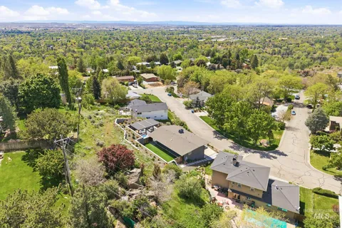$1,089,000 | 2008 South Travertine Way, Boise, ID 83712