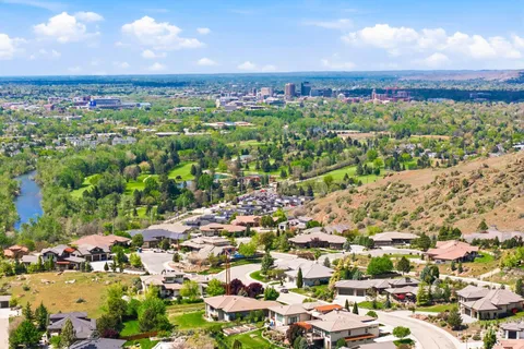 $1,089,000 | 2008 South Travertine Way, Boise, ID 83712