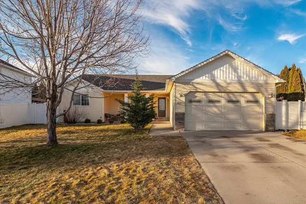 $399,900 | 815 Collin Avenue, Medical Lake, WA 99022