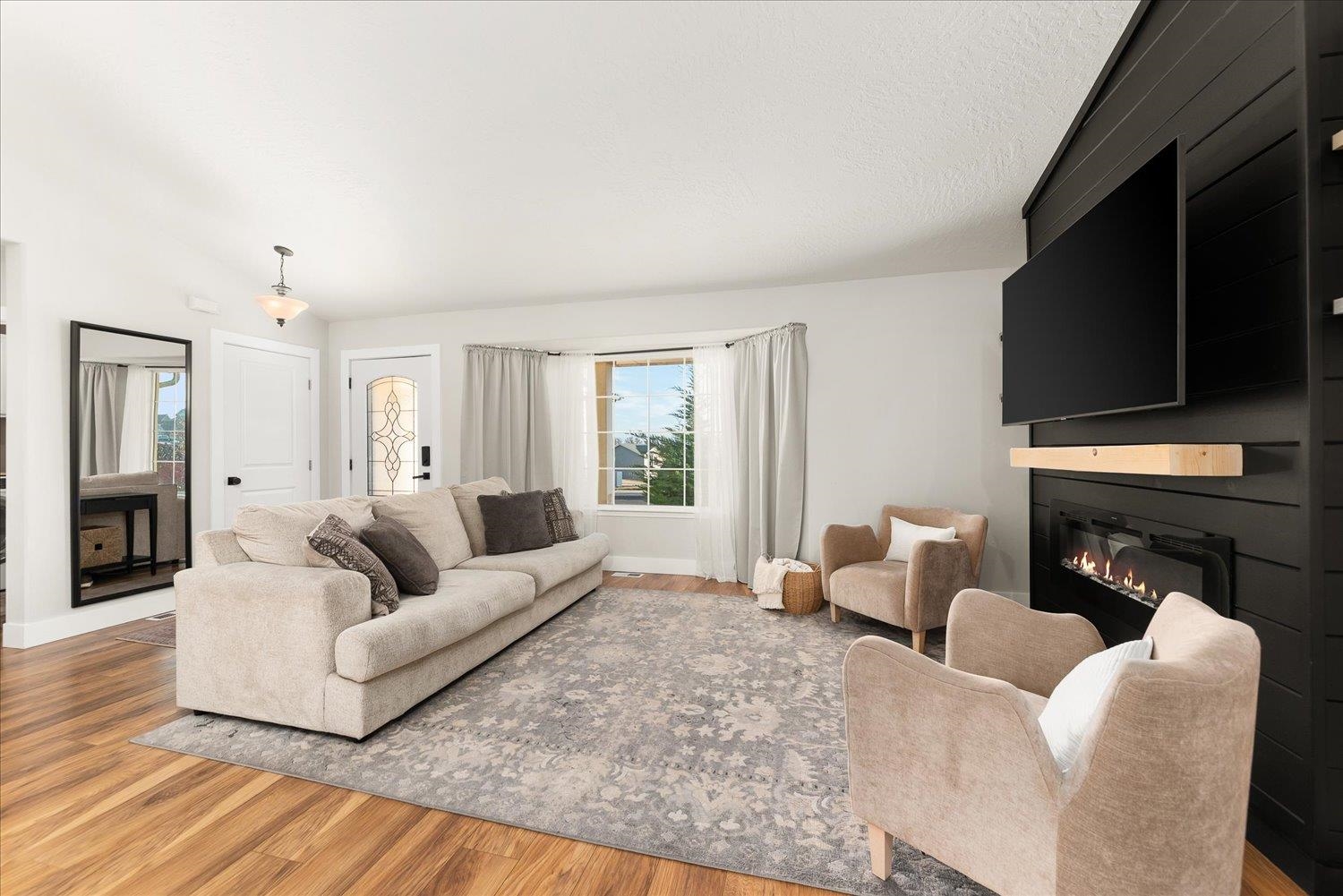 815 Collin Avenue Medical Lake, WA 99022 - Photo 3 of 22