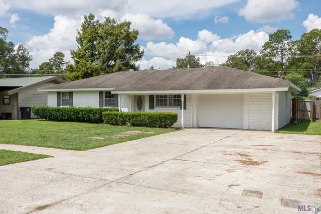 $198,900 | 352 Fountainbleau Drive, Baton Rouge, LA 70819