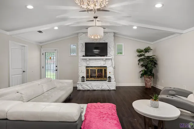 $198,900 | 352 Fountainbleau Drive, Baton Rouge, LA 70819