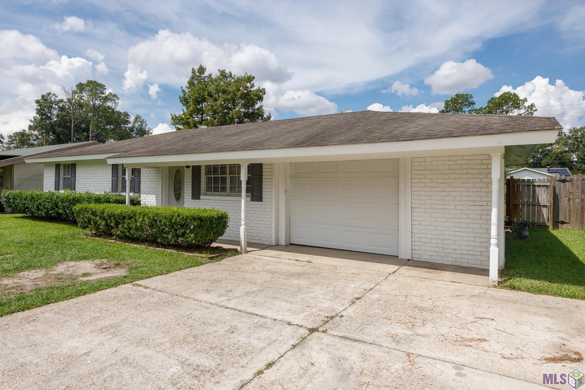 352 Fountainbleau Drive Baton Rouge, LA 70819 - Photo 2 of 38