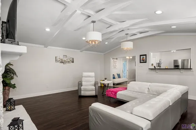 $198,900 | 352 Fountainbleau Drive, Baton Rouge, LA 70819