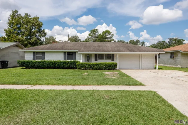 $198,900 | 352 Fountainbleau Drive, Baton Rouge, LA 70819