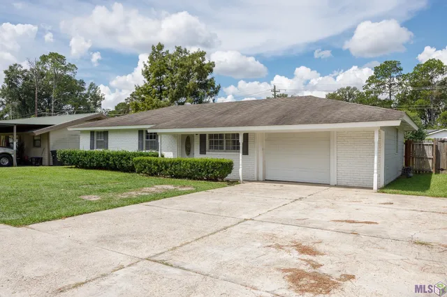 $198,900 | 352 Fountainbleau Drive, Baton Rouge, LA 70819