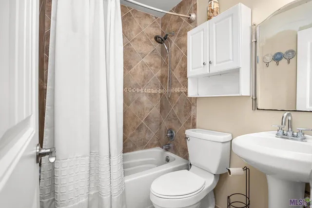 $198,900 | 352 Fountainbleau Drive, Baton Rouge, LA 70819