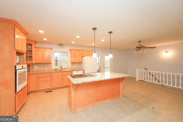 $349,900 | 207 North View Pointe Drive, LaGrange, GA 30241