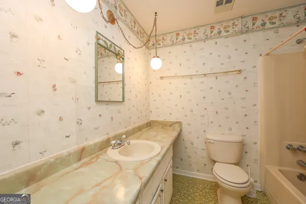 $349,900 | 207 North View Pointe Drive, LaGrange, GA 30241