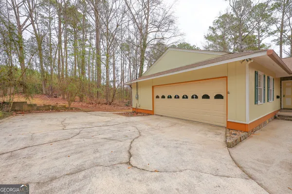 $349,900 | 207 North View Pointe Drive, LaGrange, GA 30241