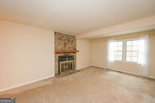 $349,900 | 207 North View Pointe Drive, LaGrange, GA 30241