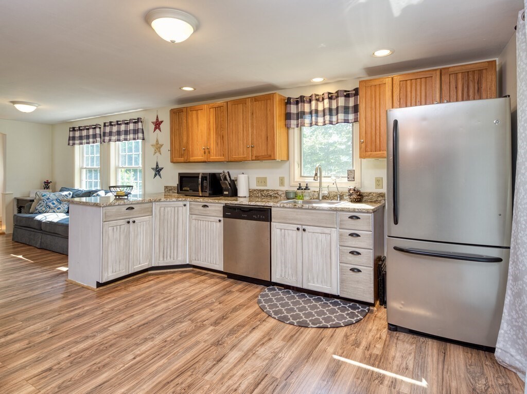 1384 Barre Road Hardwick, MA 01031 - Photo 8 of 37