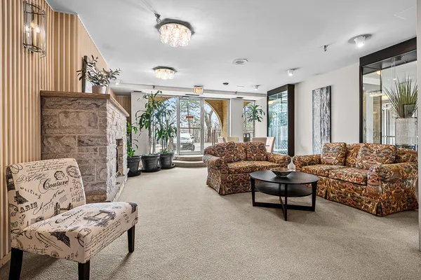 $299,000 | 6400 North Cicero Avenue, Unit 611, Lincolnwood, IL 60712