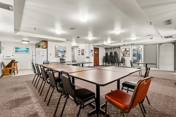 $299,000 | 6400 North Cicero Avenue, Unit 611, Lincolnwood, IL 60712