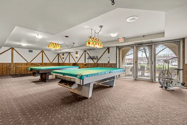 $299,000 | 6400 North Cicero Avenue, Unit 611, Lincolnwood, IL 60712