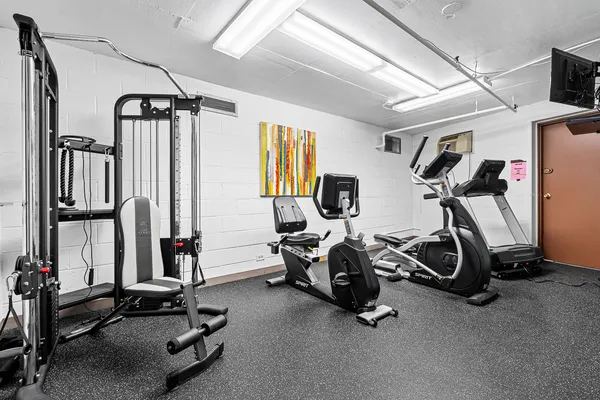 $299,000 | 6400 North Cicero Avenue, Unit 611, Lincolnwood, IL 60712