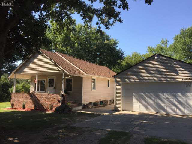 6044 West Frances Road Clio, MI 48420 - Photo 2 of 34 21199652-1.JPG