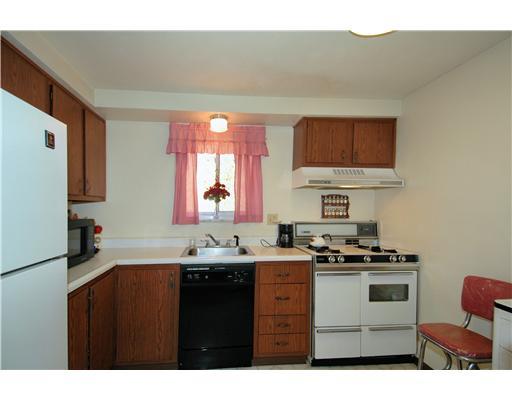 220 Hillendale Road Pittsburgh, PA 15237 - Photo 6 of 15 Kitchen.