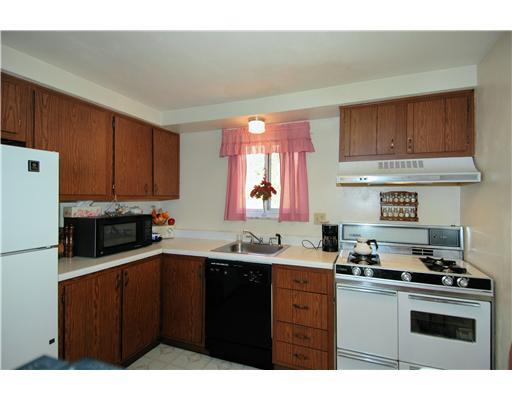 220 Hillendale Road Pittsburgh, PA 15237 - Photo 7 of 15 Kitchen.