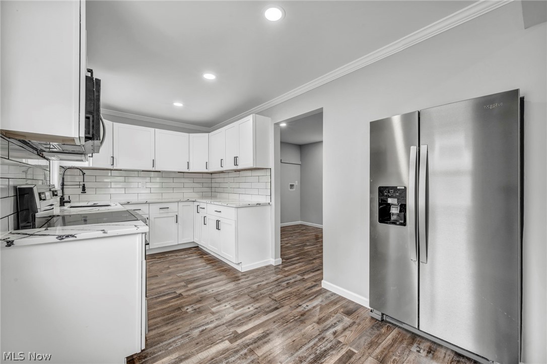 23928 Knickerbocker Road Bay Village, OH 44140 - Photo 11 of 39
