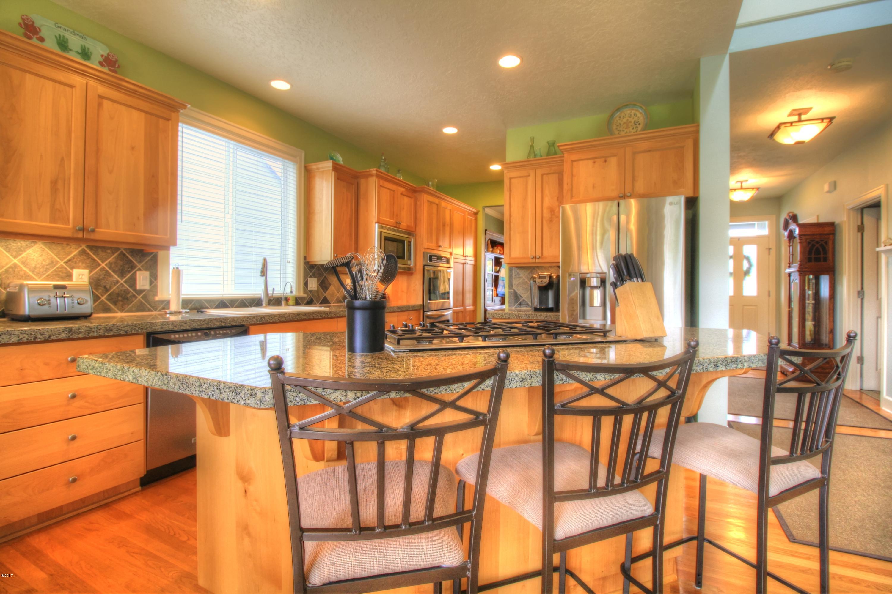230 Southwest 60th Loop Newport, OR 97366 - Photo 7 of 42 Kitchen 4