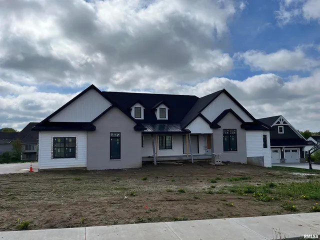 $1,300,000 | 19456 250th Avenue, Bettendorf, IA 52722