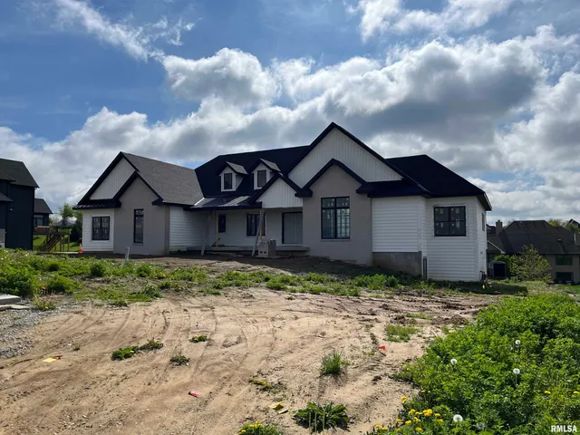 $1,300,000 | 19456 250th Avenue, Bettendorf, IA 52722