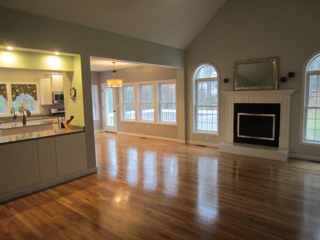 14 Wiggin Road Bedford, NH 03110 - Photo 3 of 29