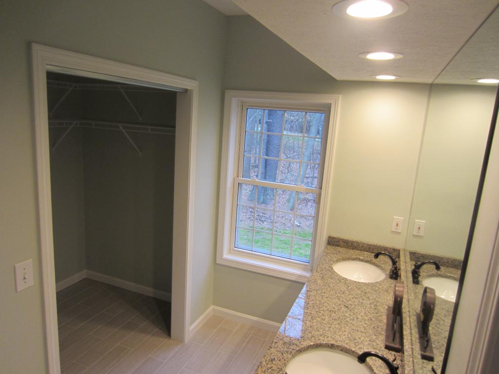 14 Wiggin Road Bedford, NH 03110 - Photo 10 of 29