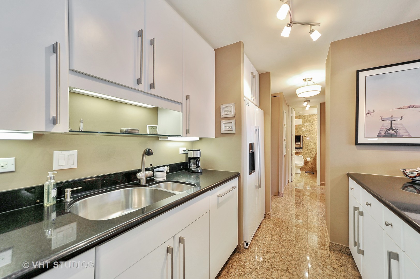 111 East Chestnut Street, Unit 14H Chicago, IL 60611 - Photo 4 of 15