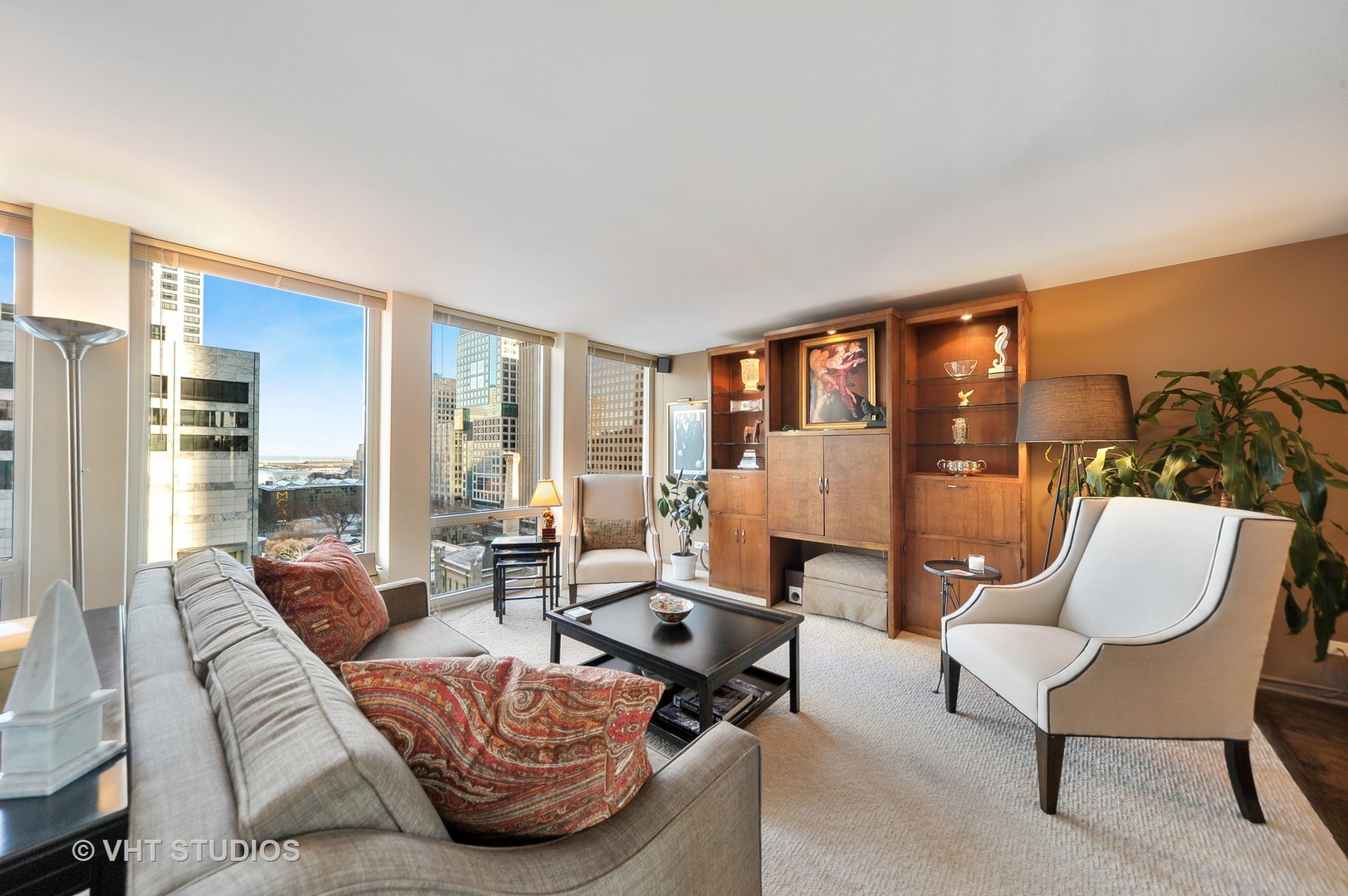 111 East Chestnut Street, Unit 14H Chicago, IL 60611 - Photo 5 of 15