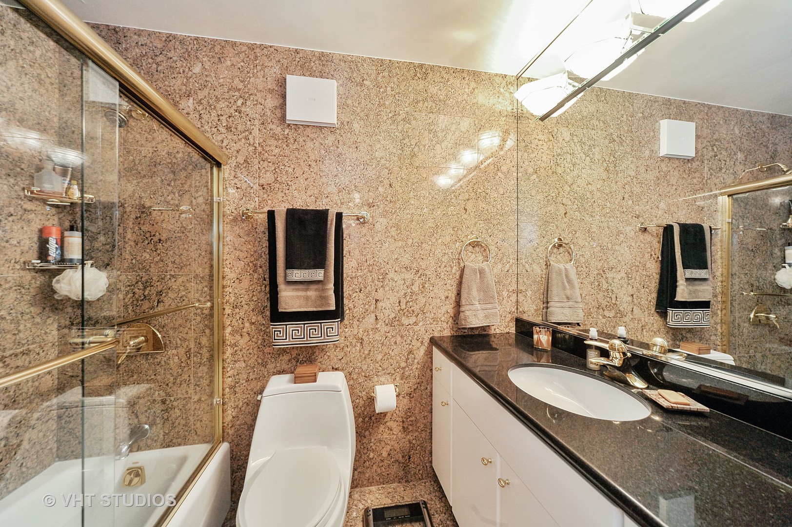 111 East Chestnut Street, Unit 14H Chicago, IL 60611 - Photo 10 of 15